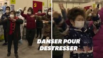 Ces malades du coronavirus incités à danser pour réduire leur stress