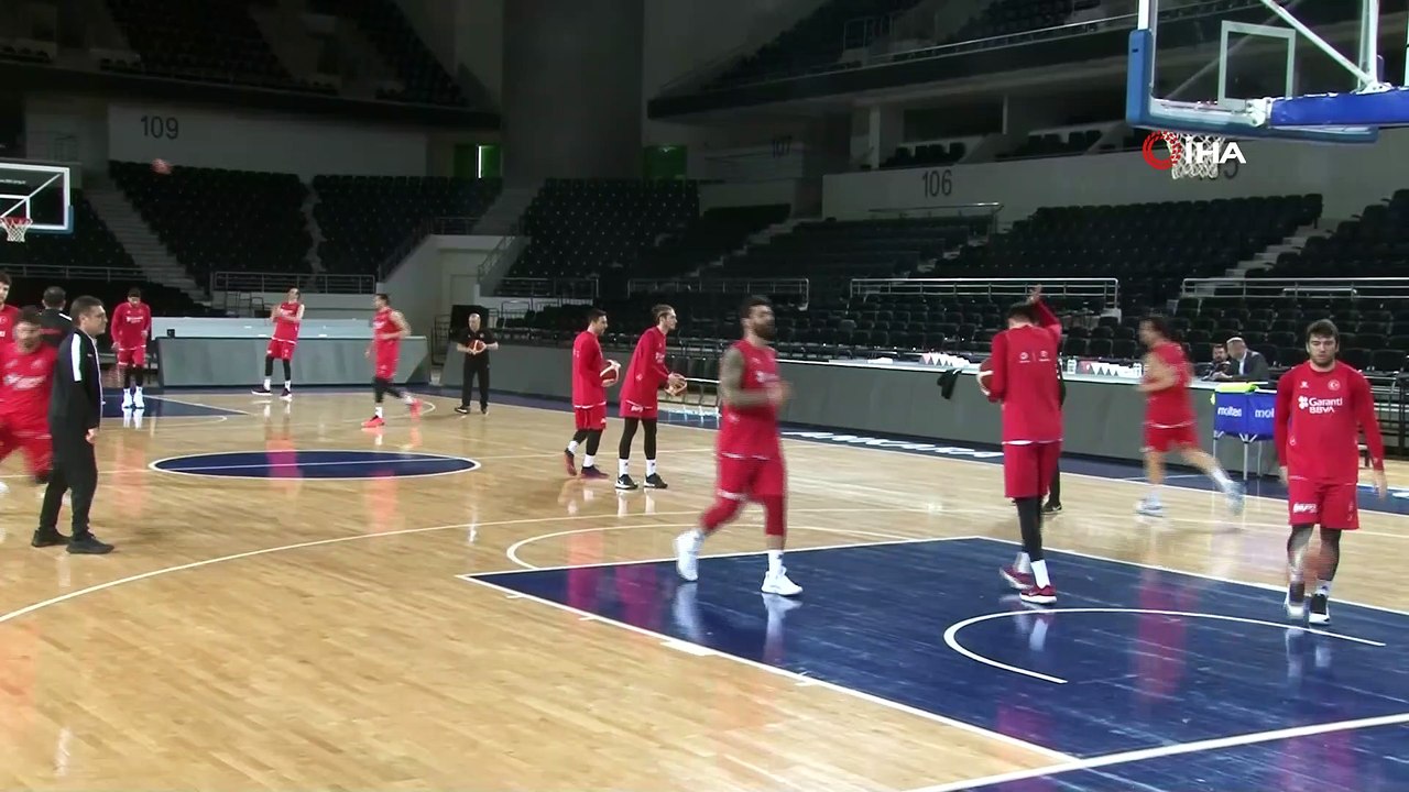 A Milli Basketbol Antrenörü Sarıca: “Elimizdeki kadroyla kazanmak istiyoruz”