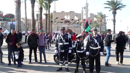 Libyalılar devrimin 9'uncu yılını Türk bayraklarıyla kutladı