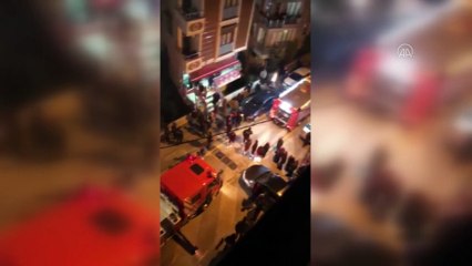 Maltepe'de bir apartmanda çıkan yangında mahsur kalanlar itfaiye ekiplerince kurtarıldı (2) - İSTANBUL