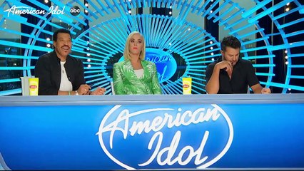 Garbage Man Doug Kiker CHARMS the Judges - American Idol 2020
