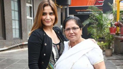 Bigg Boss 13 Finalist Arti Singh Spotted Spending Leisure Time With Mother