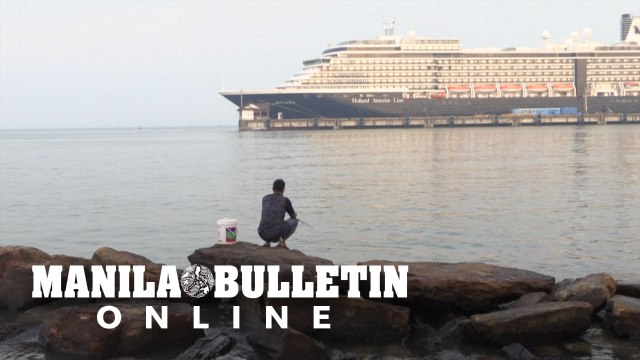 US cruise ship docked in Cambodia amid virus fears