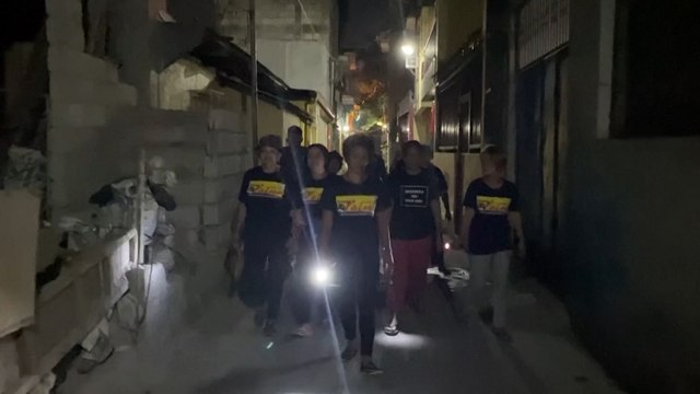 Philippine drug war: Filipino mothers join nighttime patrols to prevent drug killings