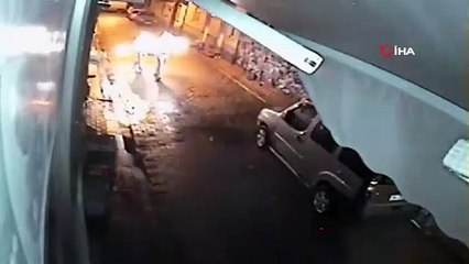 Kardeşin nefreti anbean kameraya yakalandı! Ağabeyinin dükkan ve aracını molotofladı