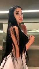 Jailyne Ojeda con amigas haciendo de las suyas en los servicios transmisión en vivo 19.02.2020