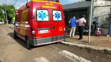 Jovem fica ferido em colisão entre carro e moto na Área Militar