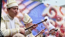 Kazakistan'da geleneksel halk müzik grubu, aralıksız 75 ezgi çaldı - NUR SULTAN