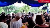 Sesaat Setelah Jenazah Ashraf Sinclair Dimakamkan, Noah Menangis Terisak