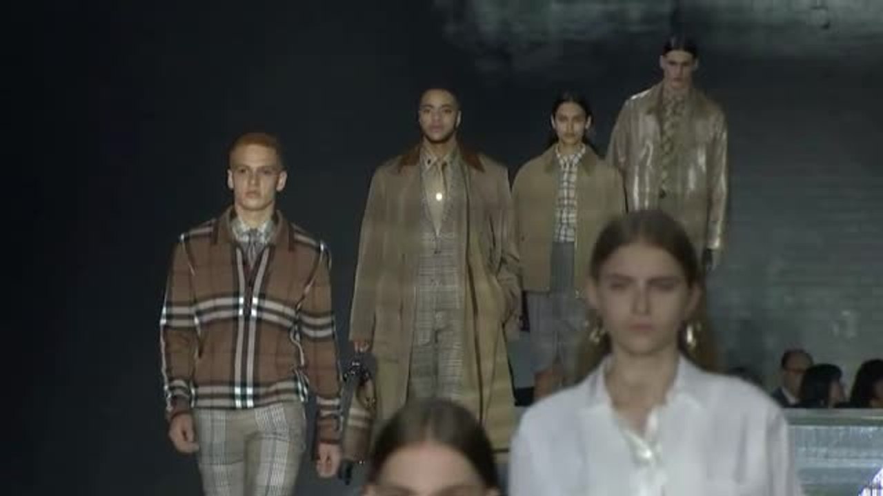 Bella Hadid, Gigi Hadid y Kendall Jenner, protagonistas del desfile de Burberry