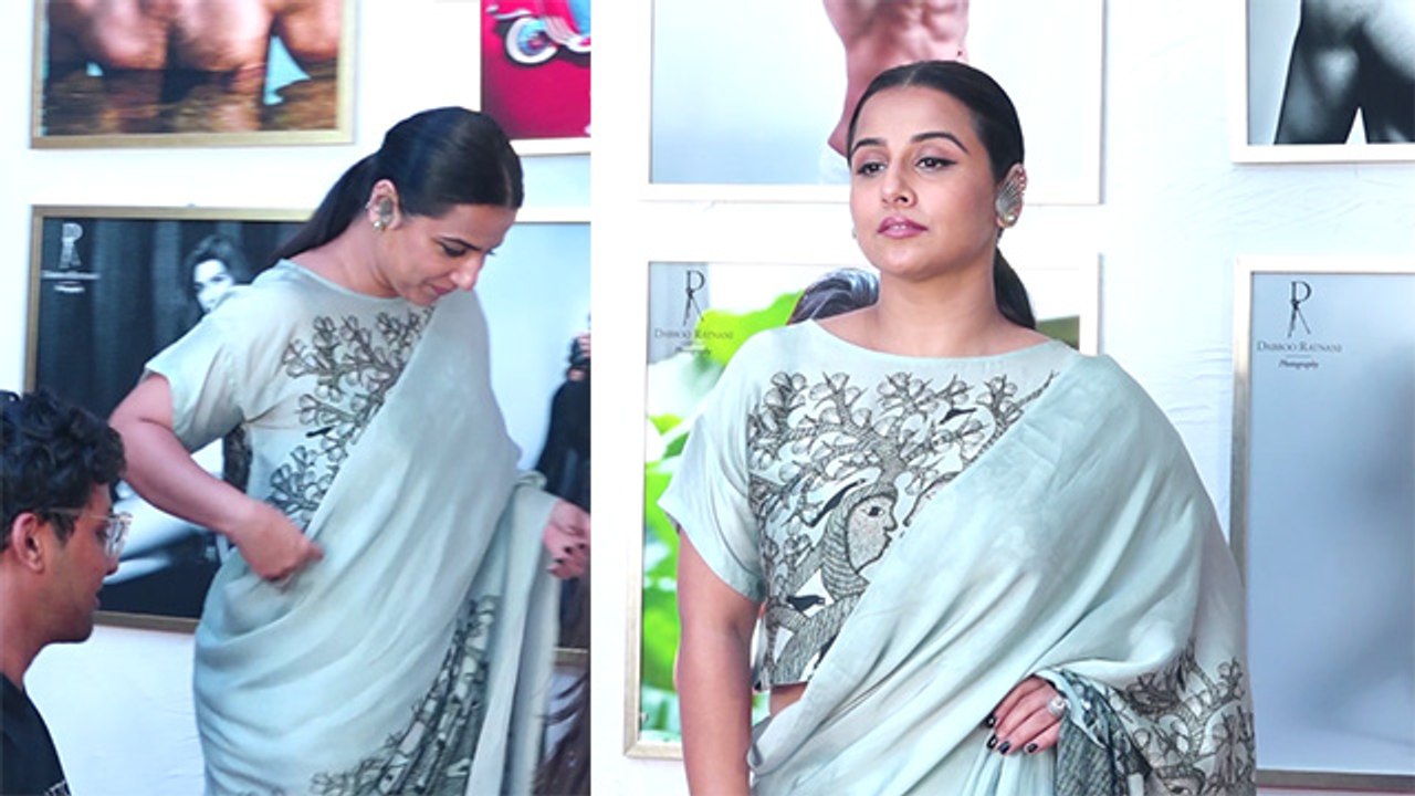Vidya Balan seen fixes her Saree in front of media at  Dabboo Ratnani Calendar launch |FilmiBeat