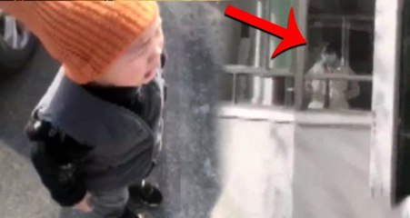 Koronavirüs nedeniyle 1 aydır görüşemeyen anne ile oğlunun uzaktan hasret giderdiği anlar yürek dağladı