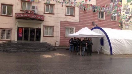 Bir ailenin daha evladına kavuşması Diyarbakır annelerini umutlandırdı