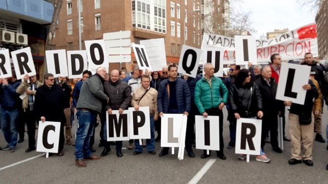 Protesta de los taxistas frente a la Consejería de Transportes