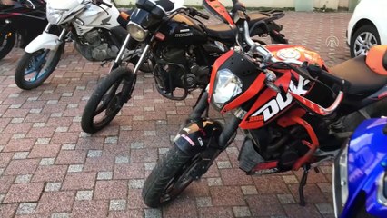 Araç farlarını 1 dakikada söken hırsızlık zanlıları yakalandı - İSTANBUL