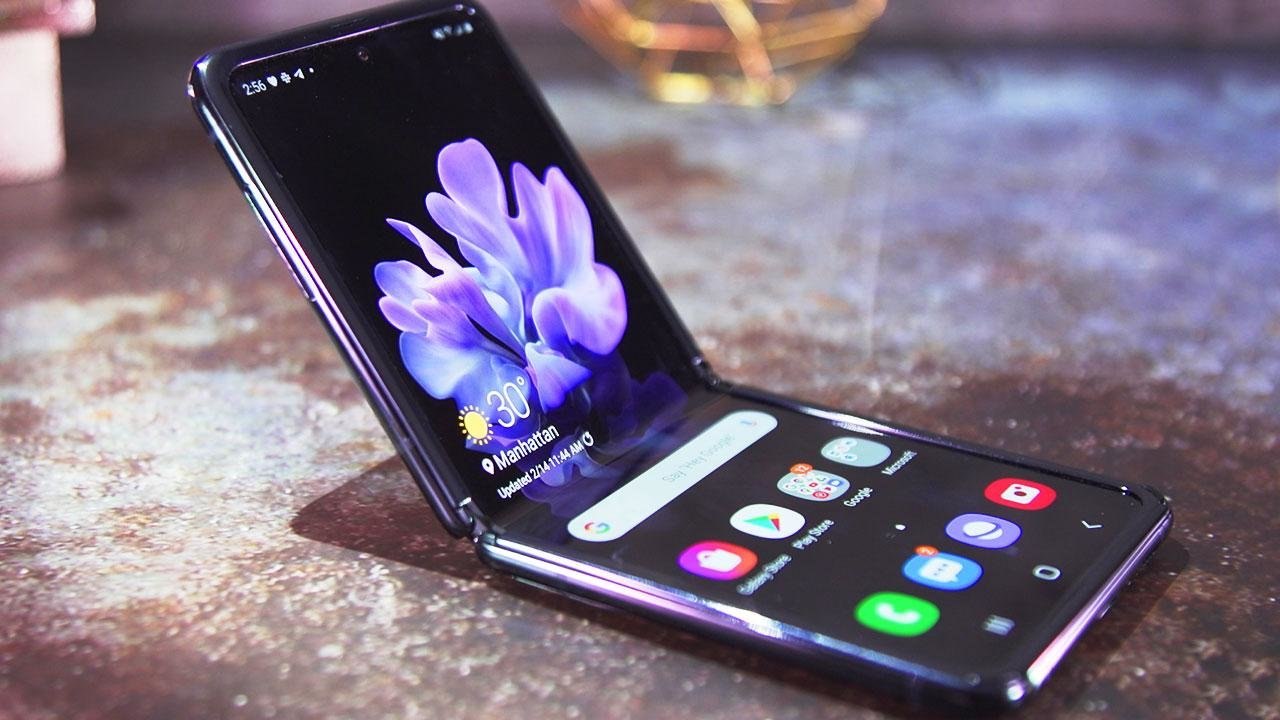 فيديو يكشف عيب قاتل في هاتف سامسونج Galaxy Z Flip