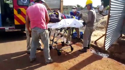 Homem se machuca em obra de reforma de escola municipal no Brasmadeira