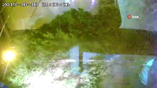 Kazada ölen arkadaşları için adliye önünde toplandılar