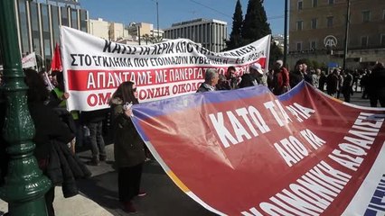 Yunanistan'da 24 saatlik memur grevi hayatı felç etti