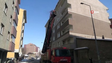 Çatılardaki tehlike temizleniyor