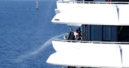 Bodrum'da demirleyen süper lüks yata 1 milyon 300 bin liralık yakıt ikmali yapıldı