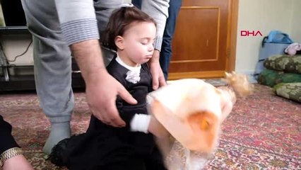 Dha dış ' bomba seslerini kızına 'oyun' olarak anlatan baba kızım dünyaya mesaj veriyor