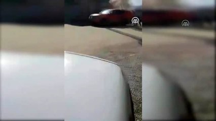 Kamyonet kasasındaki jenaratörün yanması cep telefonuyla kaydedildi