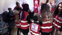 Genç Kızılay gönüllüleri yabancı uyruklu çocuklara oyuncak verdi - AMASYA