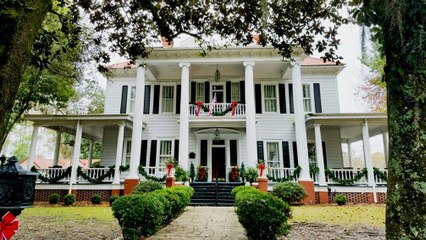 This Small-Town South Georgia B&B Belongs on a Greeting Card