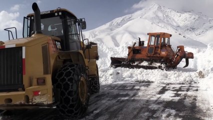Hakkari-Şırnak kara yolu çığ nedeniyle kapandı