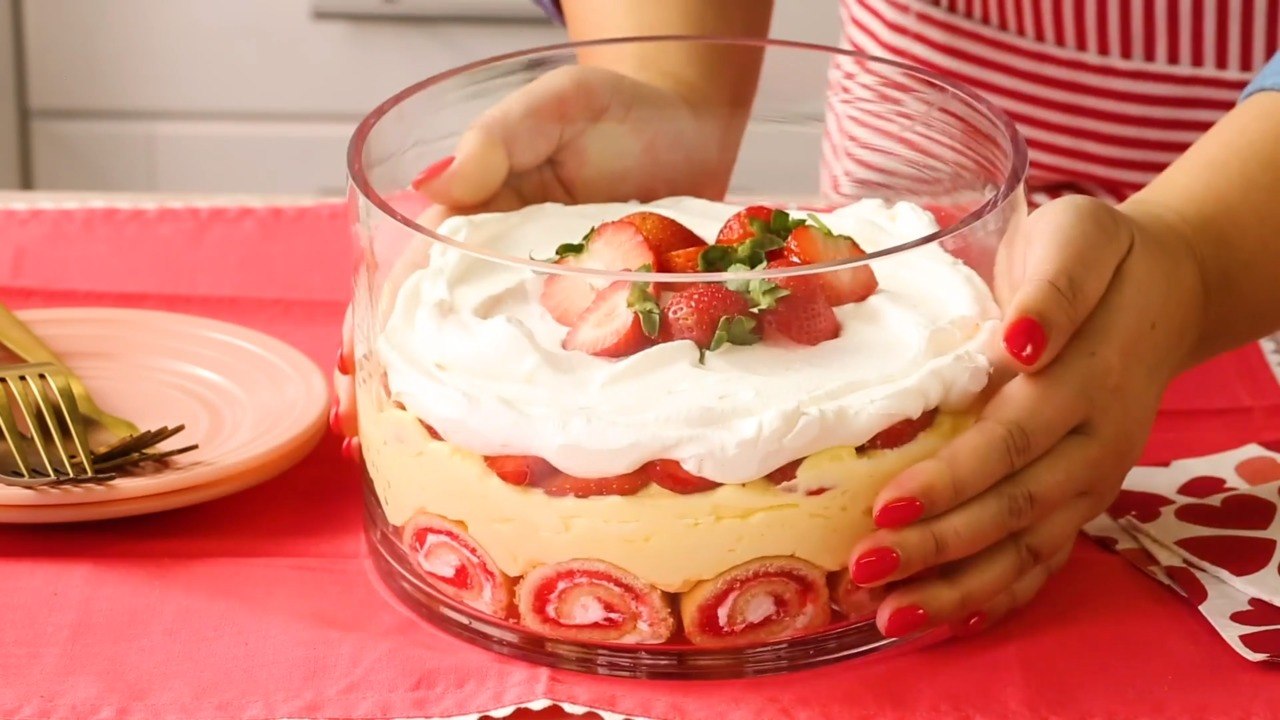 Easy Valentine's Day Trifle