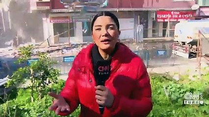 42 yıllık binada yıkım başladı