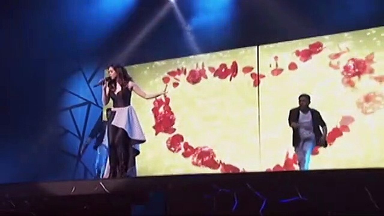 Sue's sexy performance of Meghan Trainor's "Me Too"