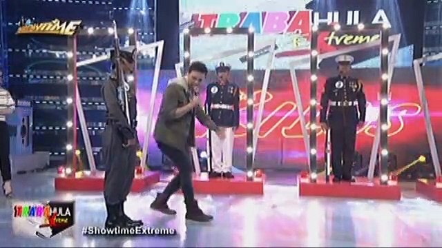 Nagamit ba ni Hidilyn ang pagiging Air Force sa pagkilatis sa totong Honor Guard?