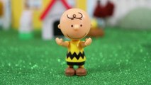 NEW GIANT Surprise Toys THE PEANUTS MOVIE Happy Dance Snoopy & Charlie Brown Collectors Set