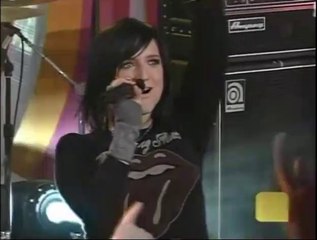 Ashlee Simpson - La La Live @ TRL (2004/11/18) SVCD