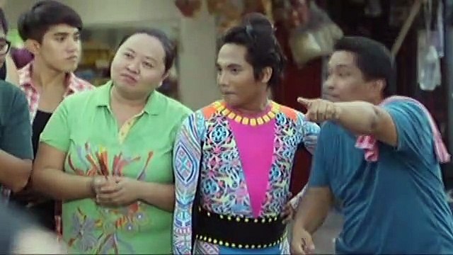 Episode 40: Basti, ipinakilala si Iris sa kanyang mga kapitbahay