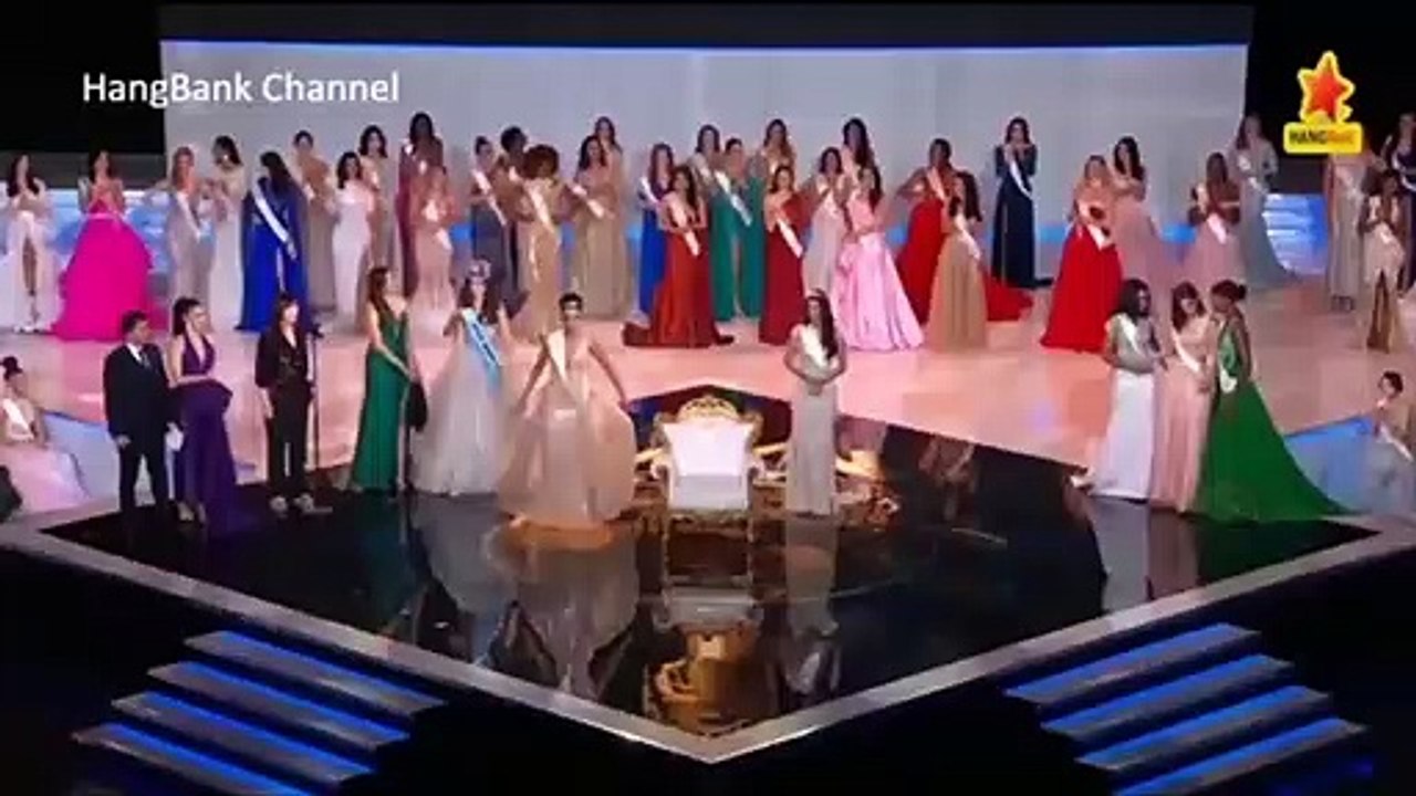 ON A BESOIN DE ÇA  Comment l'africaine(miss Nigéria) saute de joie pour "sa sœur" des Caraïbes (miss Jamaïque) élue Miss Monde.