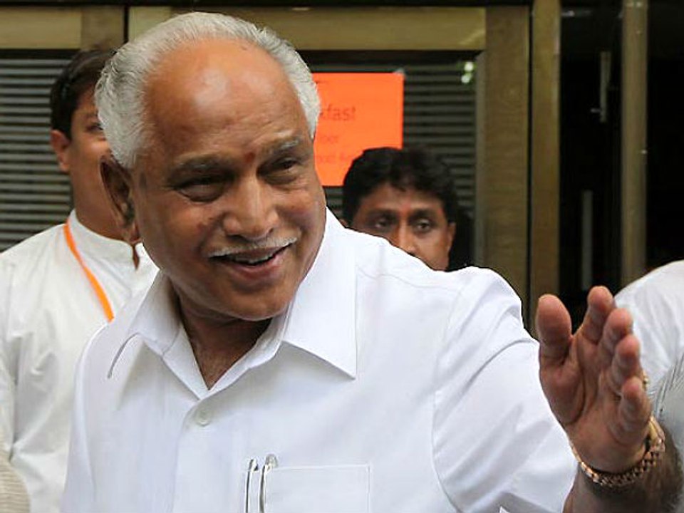 Karnataka ministers brewing against CM Yediyurappa | Oneindia Malayalam