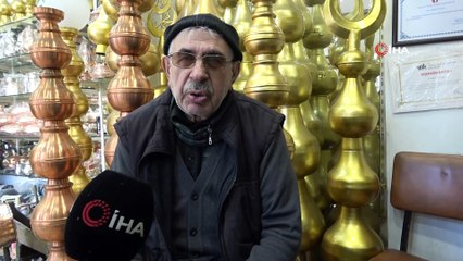 55 yıldır 'Minare alemi' yapan Mahmut Efeoğlu, Cumhurbaşkanı Erdoğan’ın elinden aldığı ödülün onurunu yaşıyor