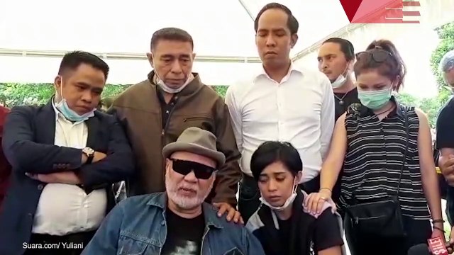 Lihat Putrinya Dimakamkan Lagi, Karen Pooroe: Tunggu Mami Sebentar Lagi