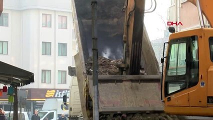 İstanbul-bahçelievler'de 43 yıllık ağır hasarlı gonca apartmanı yıkılıyor