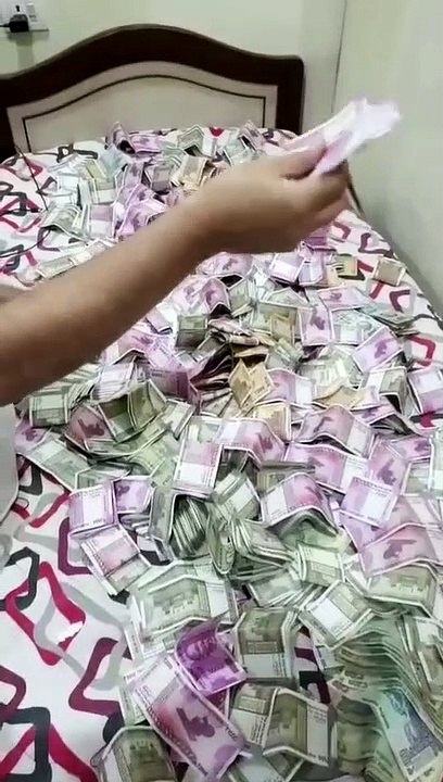 Money money || pro mobile status