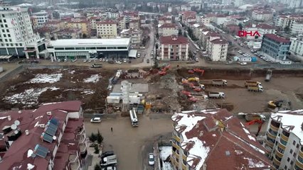 Elazığ'da hasarlı binaların listeleri muhtarlıklara asıldı