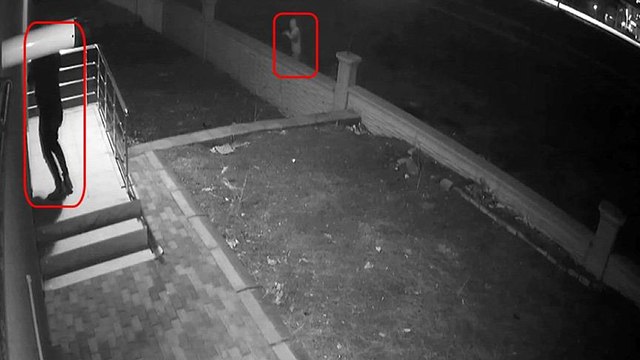 Kentin ortasında pompalı tüfekle dehşet kamerada