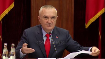 Ora News - "Deputetë dele që dhunojnë kushtetutën"! Momenti kur Presidenti Meta duartroket Dvoranin