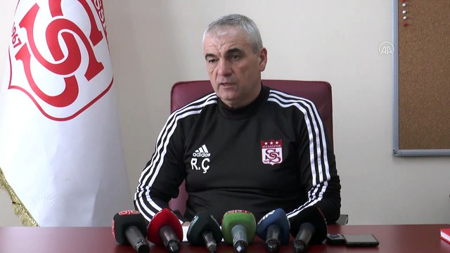 Sivasspor Teknik Direktörü Rıza Çalımbay'dan penaltı ve hakem tepkisi (1)