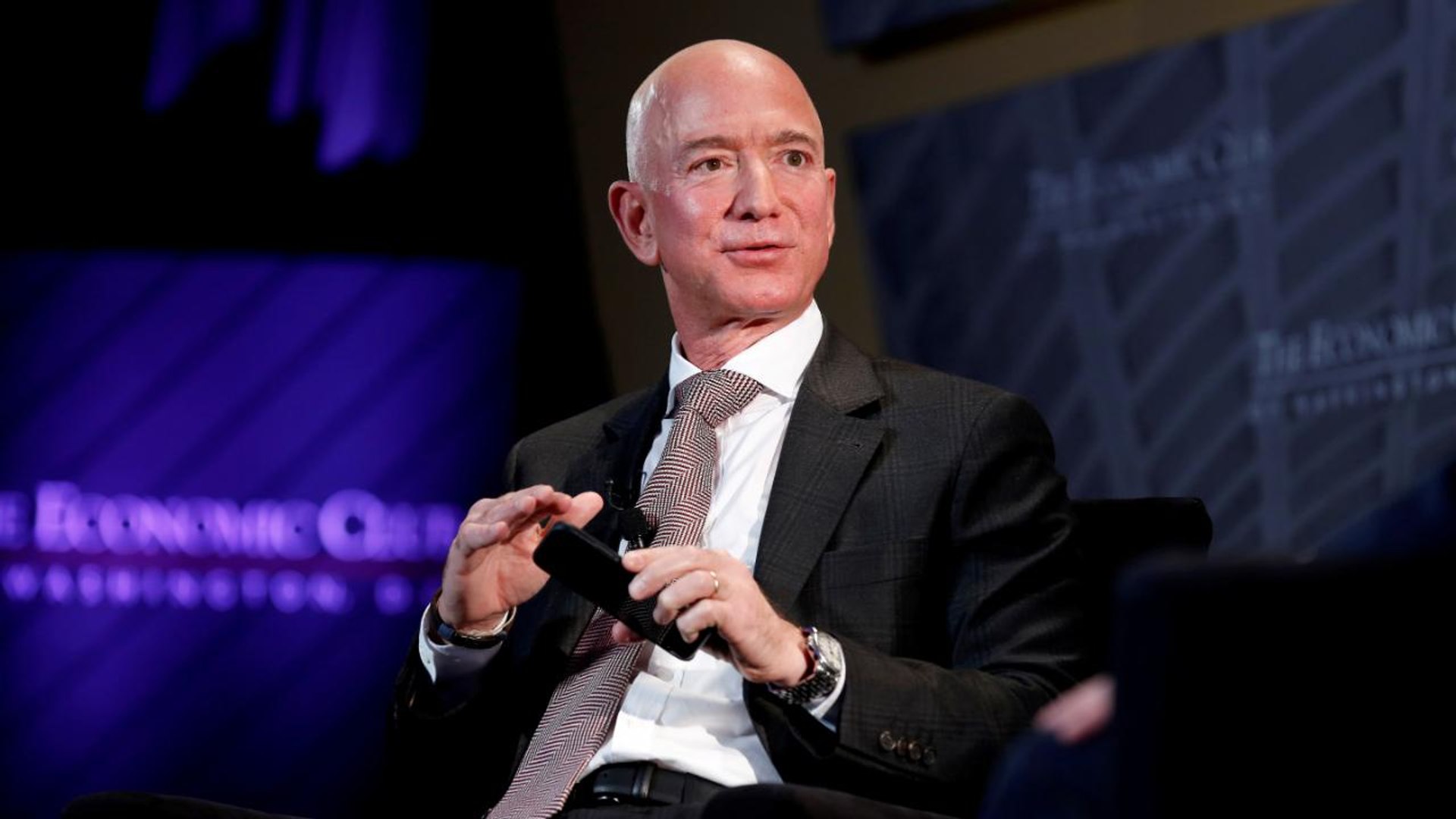 ⁣Jeff Bezos spendet 10 Milliarden US-Dollar gegen den Klimawandel