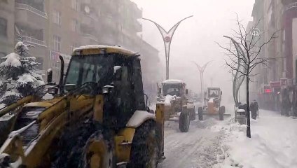 Kar yağışı etkili oldu - HAKKARİ