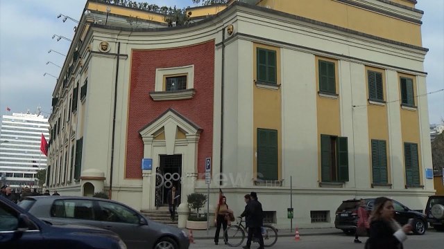 Veliaj fsheh tenderat, Bashkia refuzon transparencën për dëmet e tërmetit